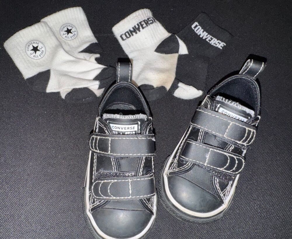 Bundle Toddler Kids Black Converse All Star Low Top-Size 5 & Socks